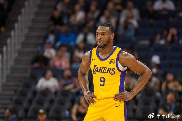 雄鹿不敌篮网两连败 锡安12中3鹈鹕惨负开拓者